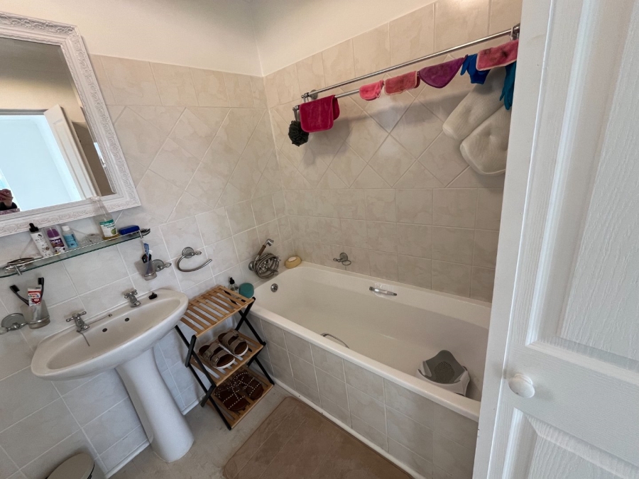 5 Bedroom Property for Sale in Hersham Western Cape